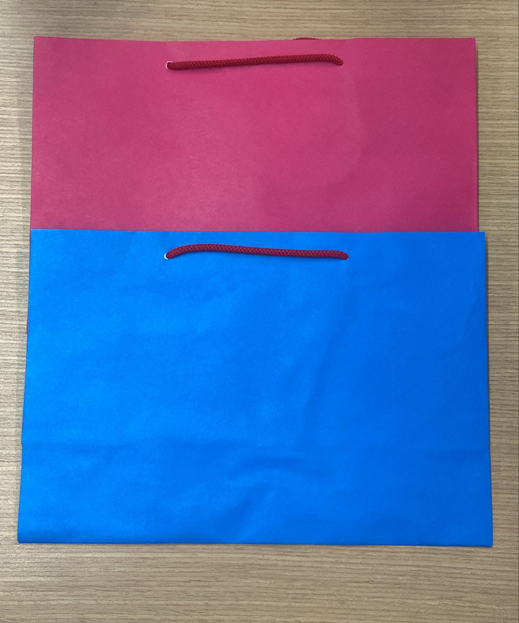G4 BOLSA DE REGALO MEDIANA HORIZONTAL N29 60PZ