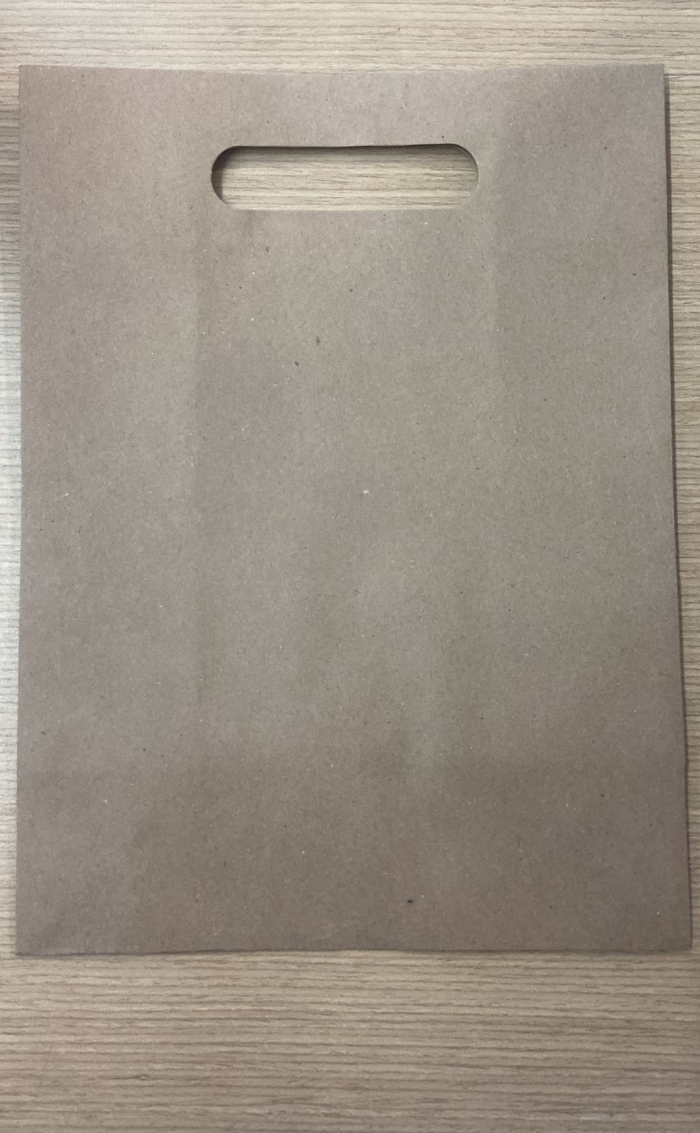 G4 BOLSA DE REGALO CHICA KRAFT VERTICAL CON ABERTURA N30 60PZ